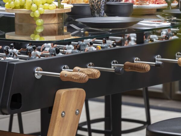 5_RSMax_Dining_black_ambient_06.jpg