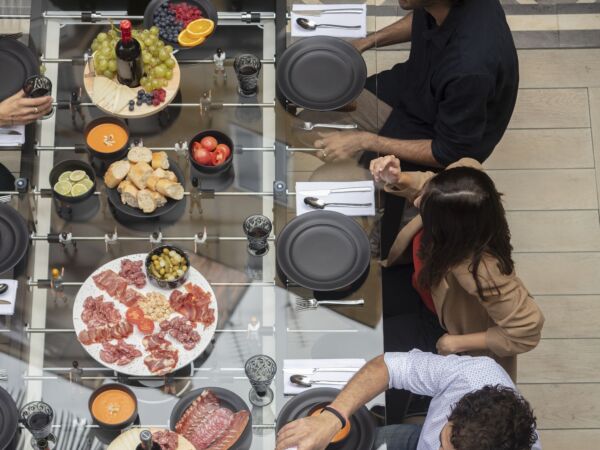 5_RSMax_Dining_black_ambient_13.jpg