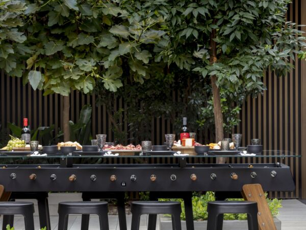 5_RSMax_Dining_black_ambient_07.jpg