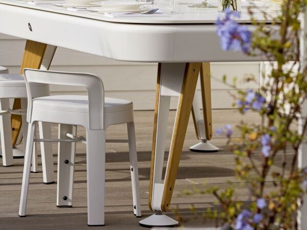 5_Diagonal_top_outdoor_white_ambient_06.jpg