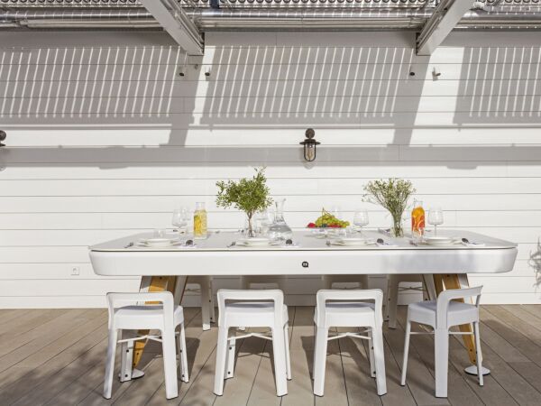 5_Diagonal_top_outdoor_white_ambient_04.jpg