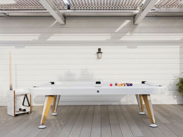 5_Diagonal_outdoor_white_ambient_02.jpg