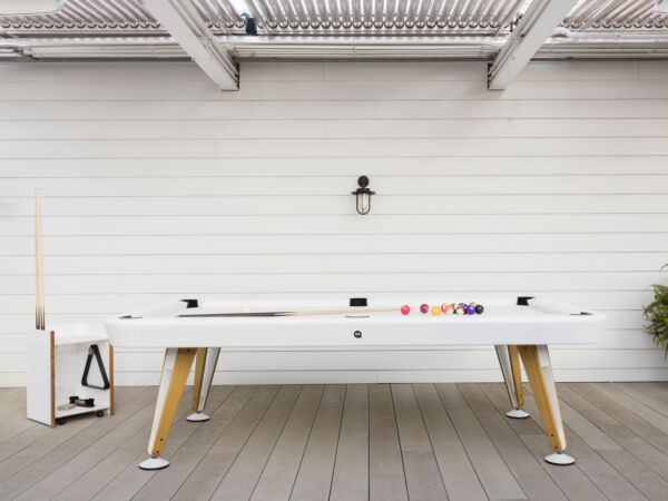 5_Diagonal_floorcuerack_outdoor_white_ambient_03.jpg
