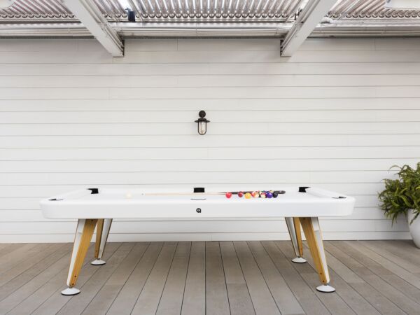 5_Diagonal_outdoor_white_ambient_01.jpg
