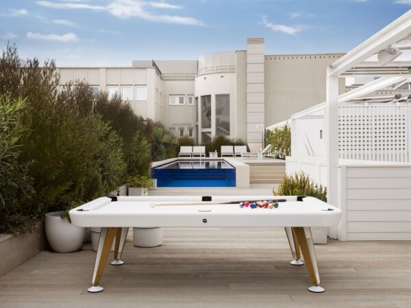 5_Diagonal_top_outdoor_white_ambient_10.jpg