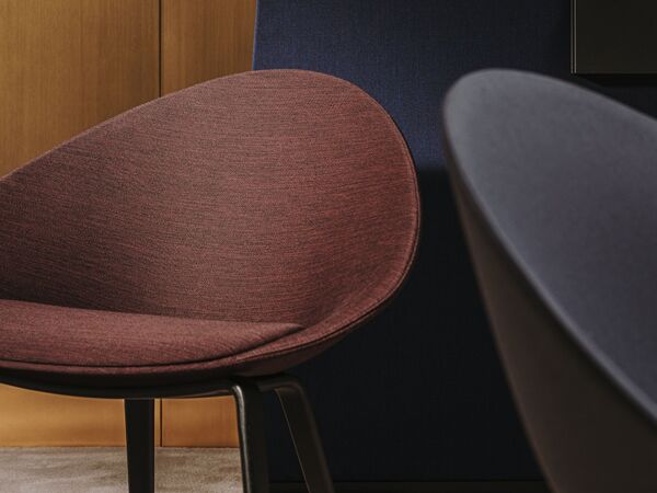 5_Arper_Adell_Lounge_chair_ph@Salva_Lopez_4woodlegs_upholstery_6808_3.jpg