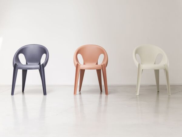 5_Magis_bell_chair_product_ambient_SD2900_group_01-1_hr.jpg
