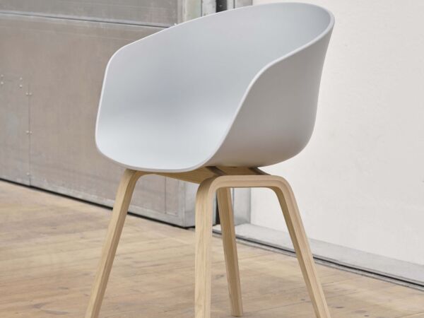 5_AAC 22 concrete grey shell wb lacquer oak base.jpg