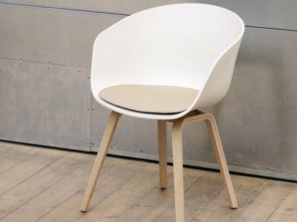 5_AAC 22 wb lacquer base Shell white_AAC Seat Pad for armchair.jpg
