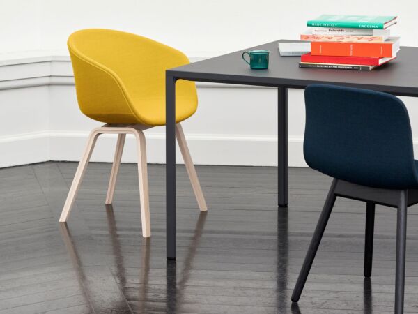 5_AAC 23 Steelcut Trio 446_wb lacquer oak base_New Order Table black.jpg
