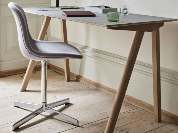 5_Neu 10 Chair Upholstery polished alu swivel Steelcut Trio 806 uph._CPH 90 Desk wb lacquer oak grey lino top_Matin Table Lamp L yellow shade.jpg