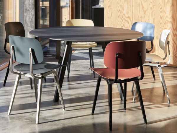 5_CPH 25 black lino black wb lacquer oak base_Pao Steel Pendant 470 cool grey_Revolt plum red seat and back black steel.jpg