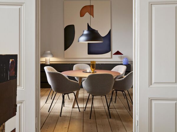 5_AAC 127 Soft DOT 1682 02 Bianco Nero_CPH 25 wb lacquer oak_PC Pendant soft black_PC Table Lamp aluminum.jpg