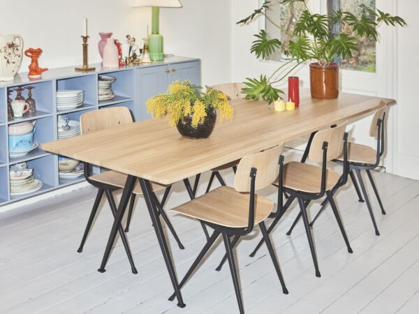 5_Pyramid Table 02 black frame matt lacquered oak_Result Chair wb lacquer oak seat_black base.jpg