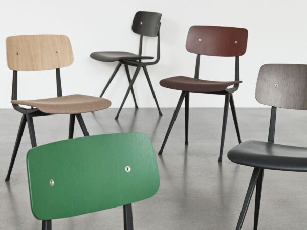 5_Result Chair uph forest green wb lacquer oak backrest_uph Remix 982.jpg