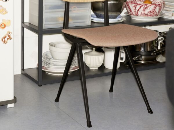 5_Result Chair black base_wb lacquer oak backrest_uph Canvas 356_New Order.jpg
