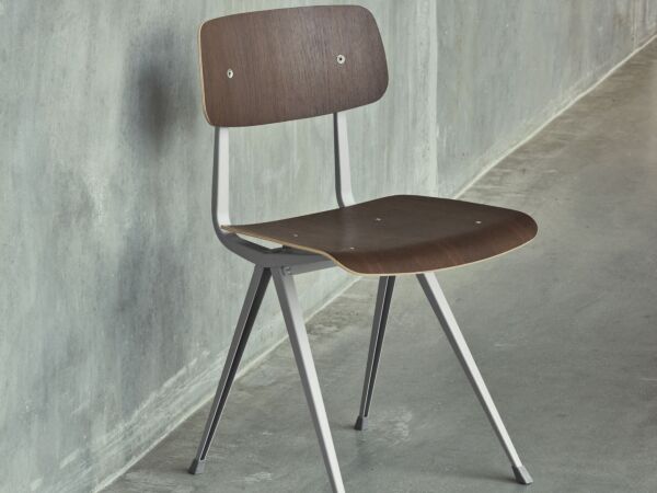 5_Result Chair smoked wb lacquer oak seat beige frame.jpg