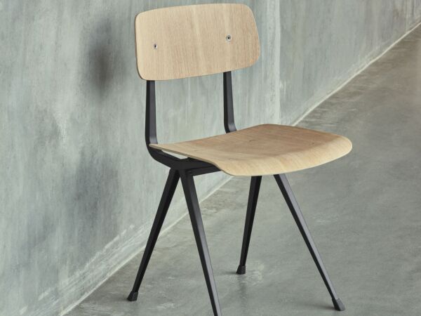 5_Result Chair Seat wb lacquer oak Frame black .jpg