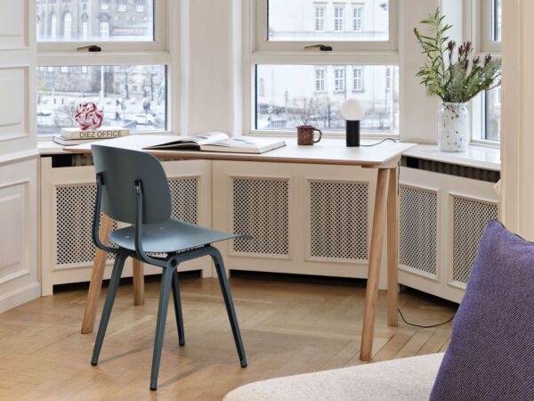 5_Revolt ocean seat and back ocean steel base_CPH 90 Desk off white lino top wb lacquer oak base.jpg