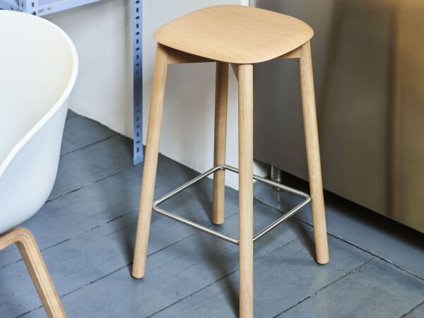 5_Soft Edge 32 Bar Stool wb lacquer oak.jpg