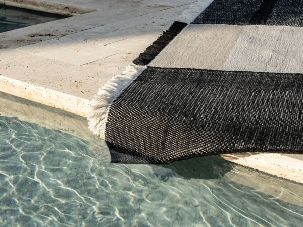 5_nanimarquina_TresOutdoor_Black_AlbertFont (2).jpg