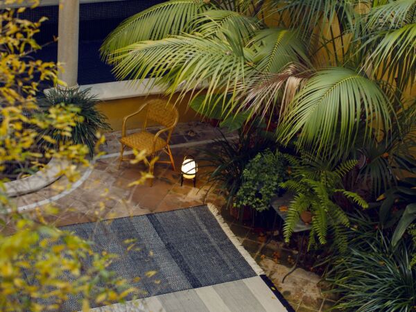 5_nanimarquina_TresOutdoor_Black_Jara Varela  (1).jpg