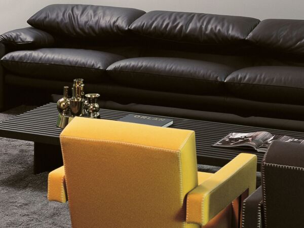 5_utrecht_armchair_4.jpg