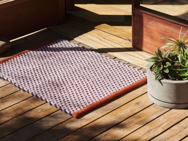 5_Door Mat pink_Plant Pot with Saucer XL grey.jpg