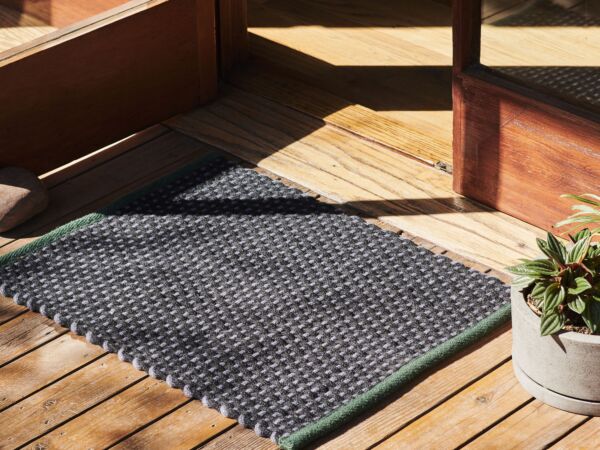 5_Door Mat green_Plant Pot with Saucer XL grey.jpg