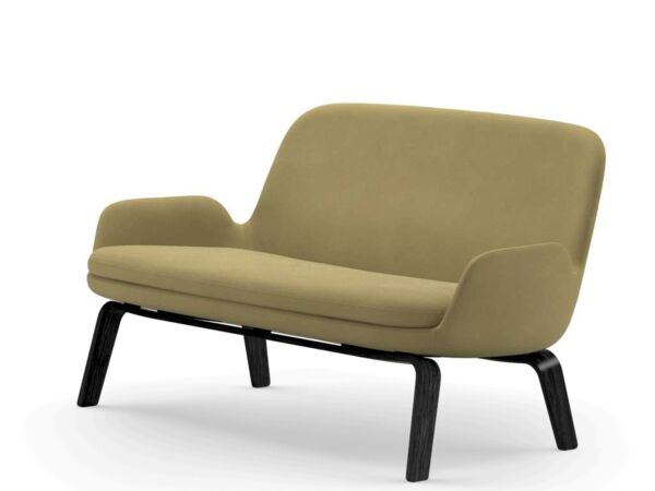 2_zEra Sofa Black Oak.jpg