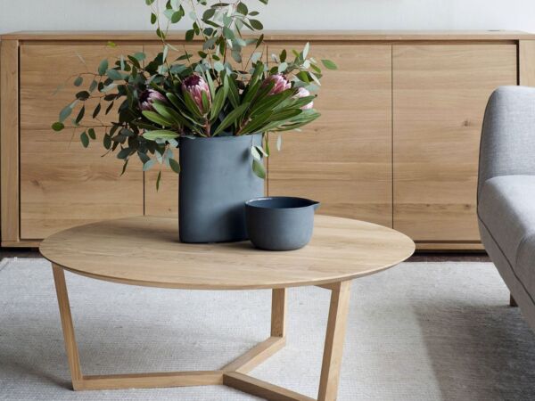 5_Tripod-coffee-table-oak.jpg
