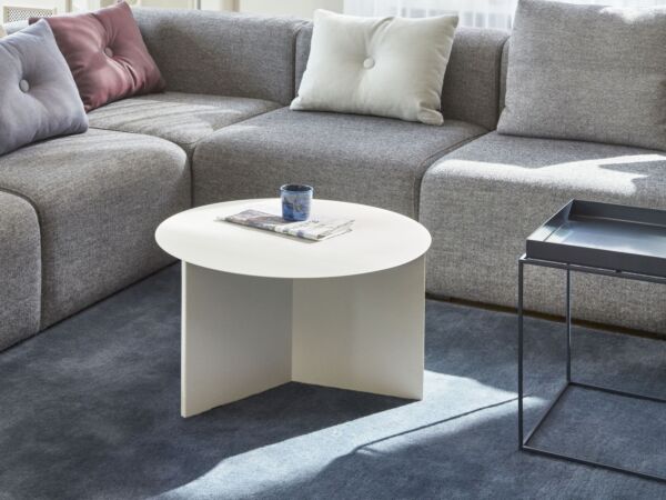 5_Mags Corner Hallingdal 166_Slit Table Round white_Tray Table black_Fifty-Fifty Floor Lamp cream white.jpg