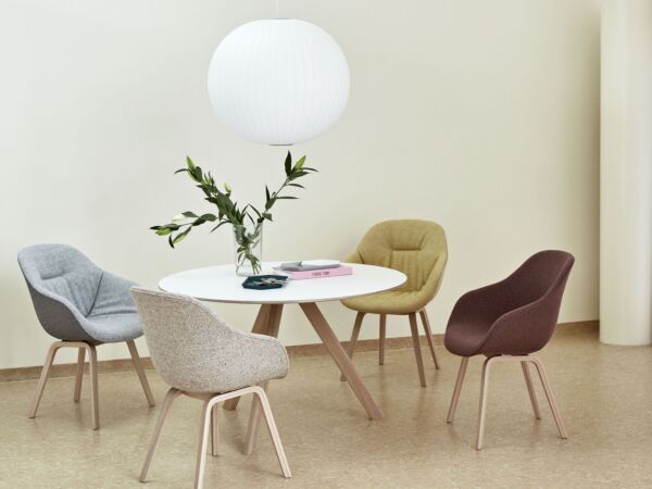 5_CPH 20 Round Table off white linoleum_Bubble Lamp Ball_AAC123 Bolgheri LGG60 wb lacquer oak base.jpg