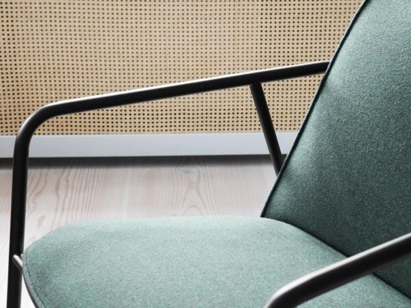 5_Pad Lounge Chair Low Black Steel.jpg