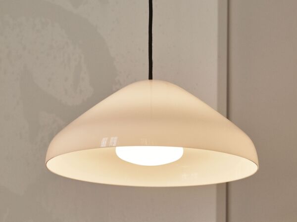 5_Pao Glass Pendant 350 white 02.jpg