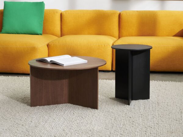 5_Mags Soft Low 3 Seater comb 10 Left Metaphor 033 beige stitching_Slit Table Wood Round XL walnut_Mags 09 Cushion Vidar 932.jpg