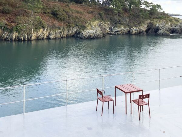 5_Balcony Chair iron red_Balcony Armchair iron red_Balcony Table iron red.jpeg