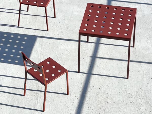 5_Balcony Chair iron red_Balcony Armchair iron red_Balcony Table iron red 05.jpeg