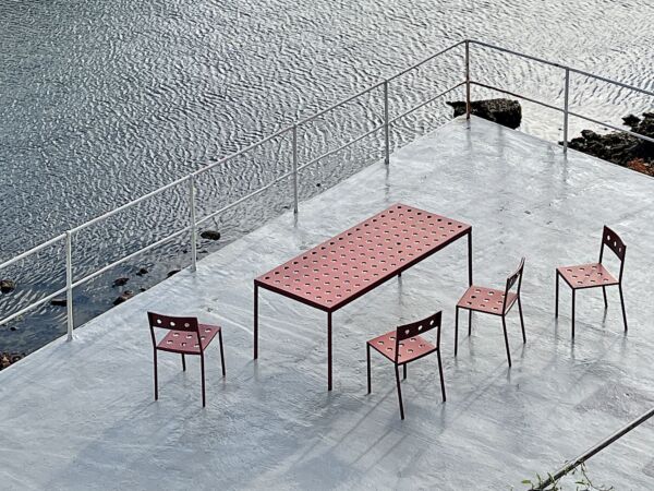 5_Balcony Chair iron red_Balcony Table iron red 04.jpeg