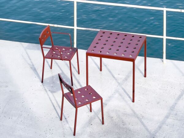 5_Balcony Chair iron red_Balcony Armchair iron red_Balcony Table iron red 01.jpeg