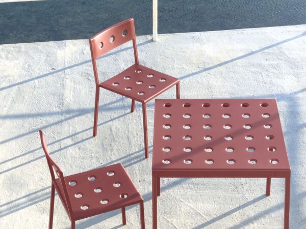 5_Balcony Chair iron red_Balcony Armchair iron red_Balcony Table iron red 02.jpeg