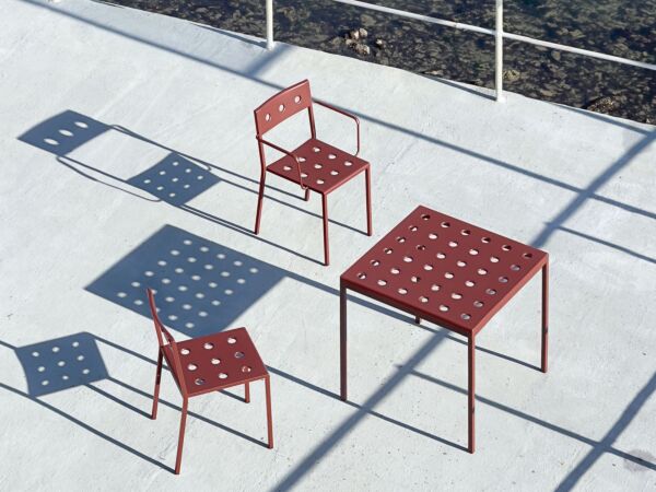 5_Balcony Chair iron red_Balcony Armchair iron red_Balcony Table iron red 04.jpeg
