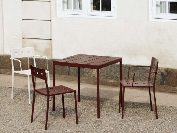 5_Balcony Chair iron red_Balcony Armchair iron red_Balcony Table iron red_Balcony Armchair chalk beige.jpg