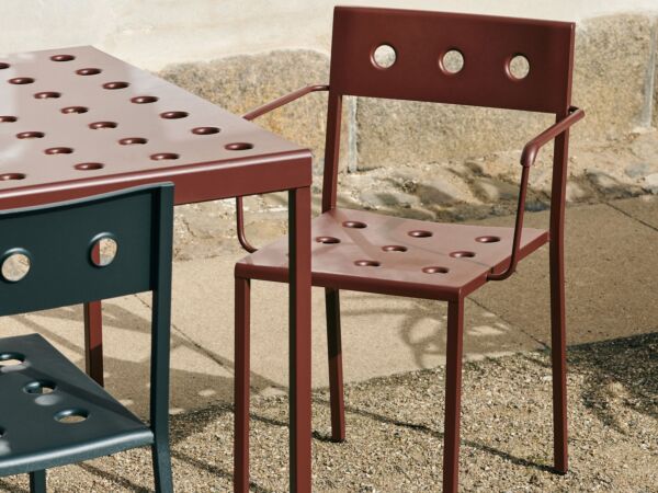 5_Balcony Armchair iron red.jpg