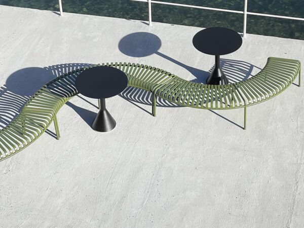 5_Palissade Park Bench olive_Palissade Cone Table anthracite.jpeg