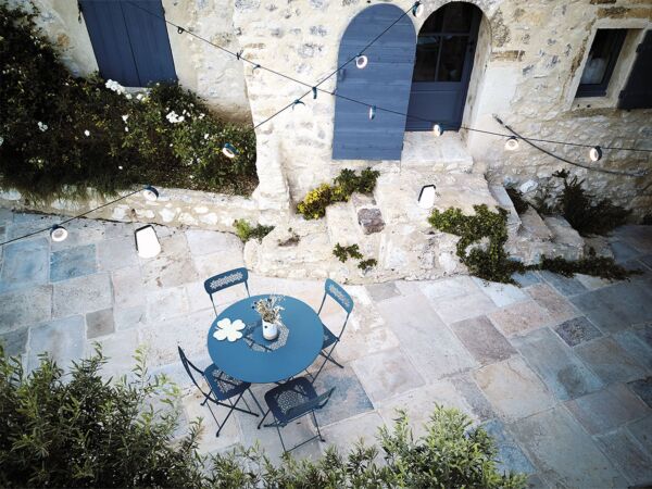 5_Mobilier-Lorette-Guirlande-Hoop-Fermob.jpg