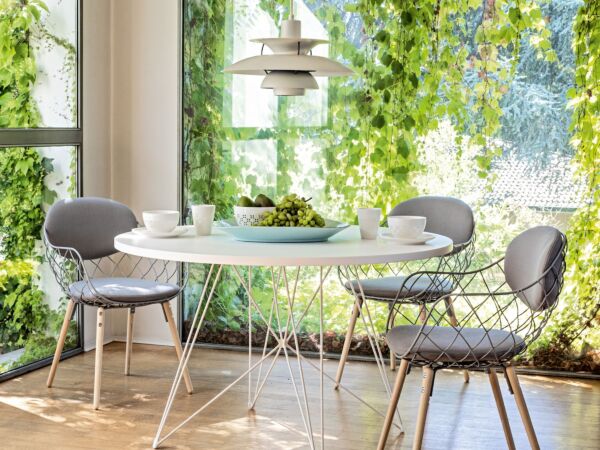 5_Magis_XZ3_table_ambient_multi_TV184_white_01.jpg