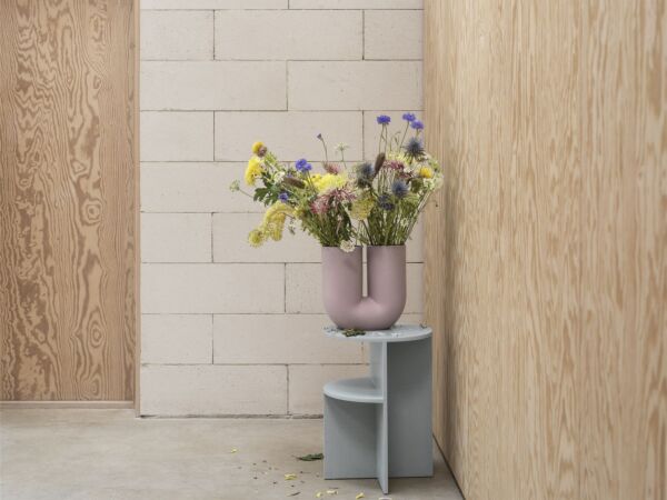 5_Kink-vase-dusty-lilac-halves-side-table-muuto-org_(150).jpg