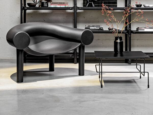 5_Magis_traffic_low_table_ambient_multi_TV2718_black_black_01_hr.jpg