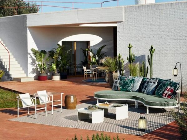 5_cassina-outdoor-lc1-outdoor.jpg